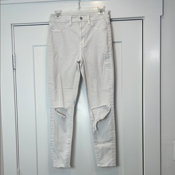 American Eagle White distressed super hi rise jegging  Jeans size 8 regular. - Picture 1 of 10
